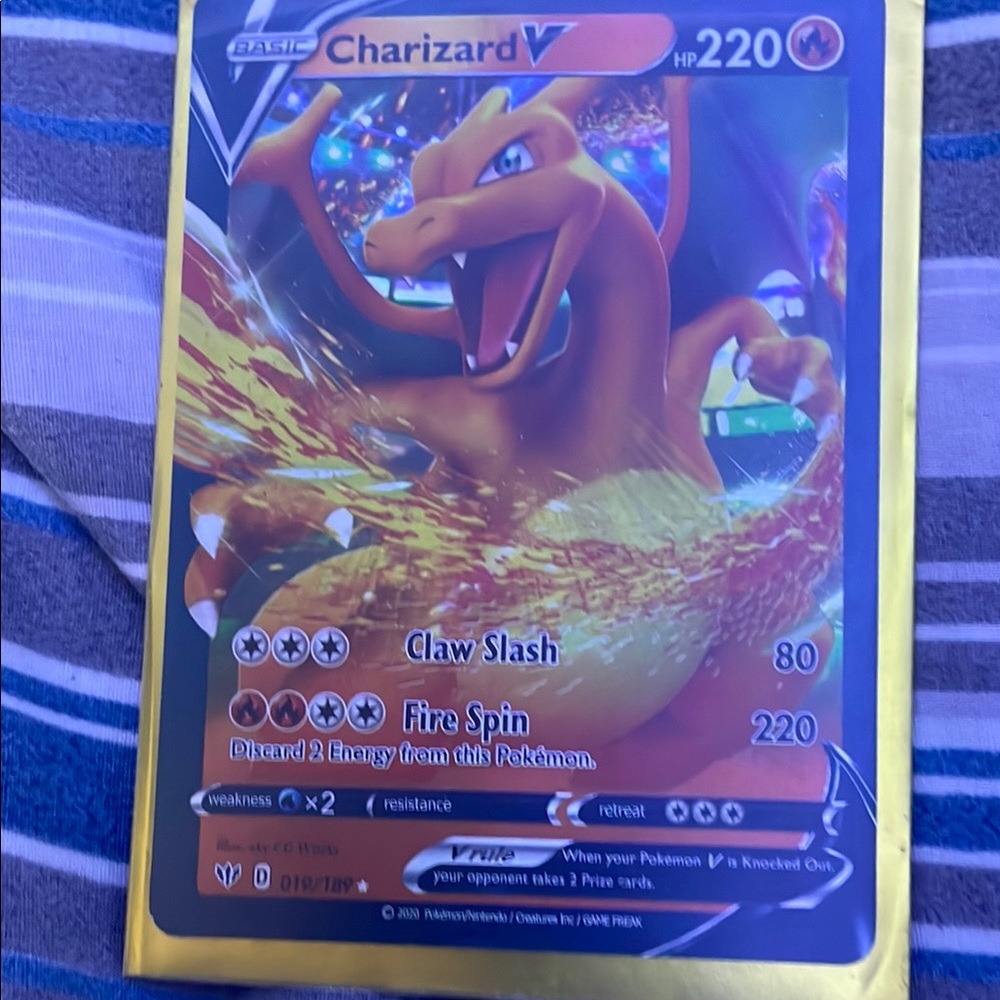 Charizard V Pokémon Card